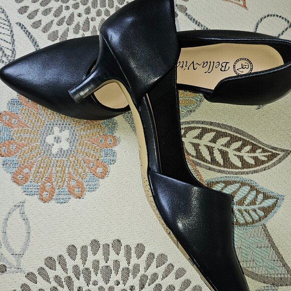 Bella--Vita Black Leather 2 Inch Kitten Heels in Box Size 6M - Picture 3 of 14
